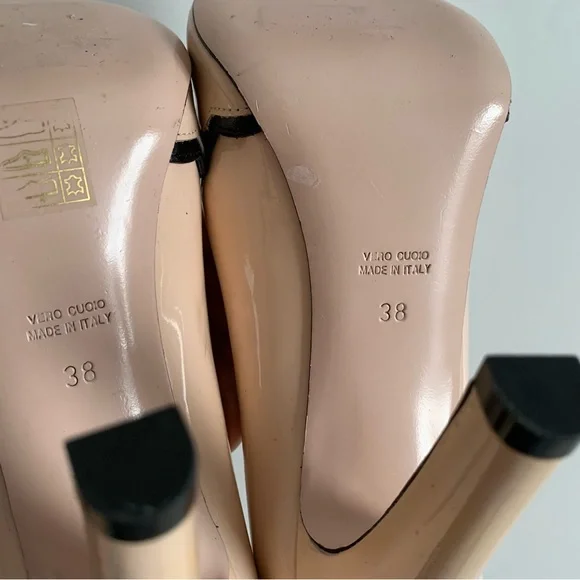 Red Valentino Scalloped Trim Patent leather peep toe pumps pale pink and black - Picture 14 of 14